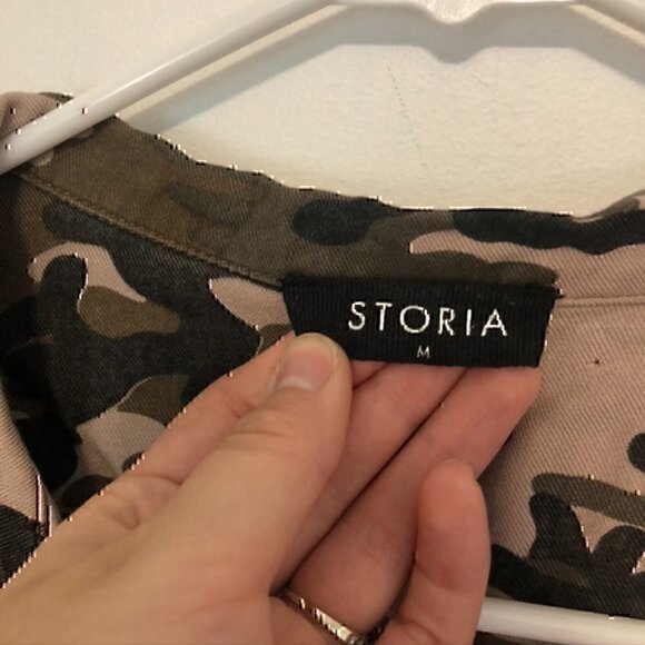STORIA Brown Black Tan Camo Camouflage Short Sleeve Tie Button Down Crop Top M - Picture 5 of 12
